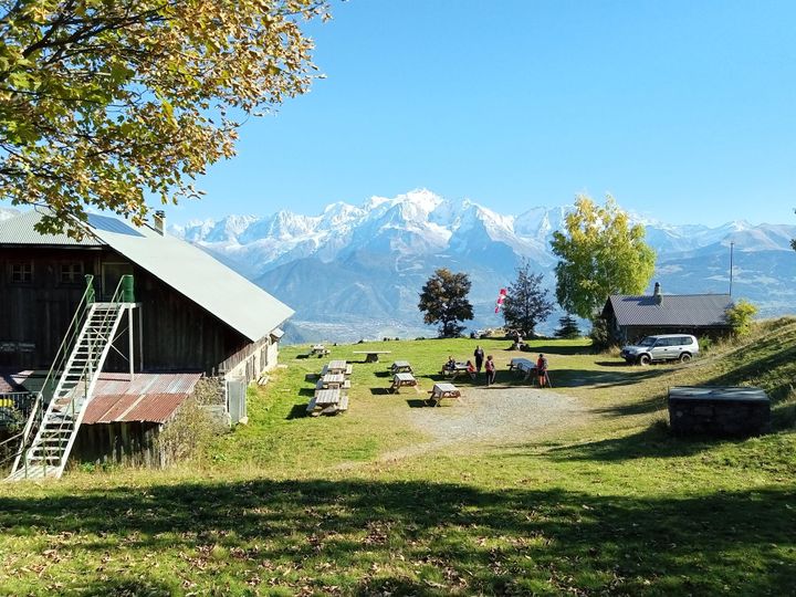 Vue sur le Mont Blanc depuis le refuge de Mayères